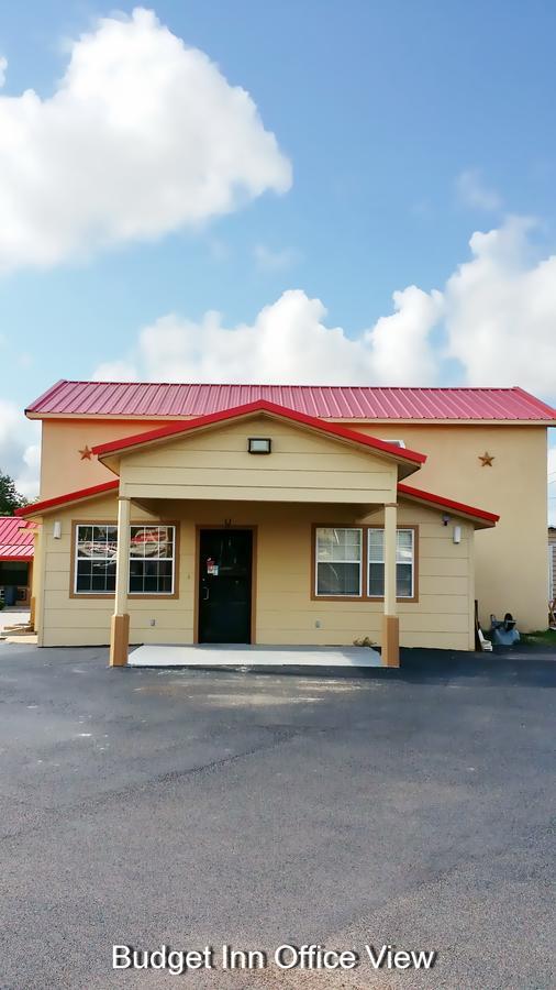 Budget Inn Hallettsville Exterior photo